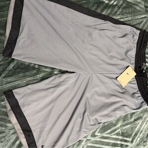 Nike Men's Athletic Shorts in Light Gray and Black